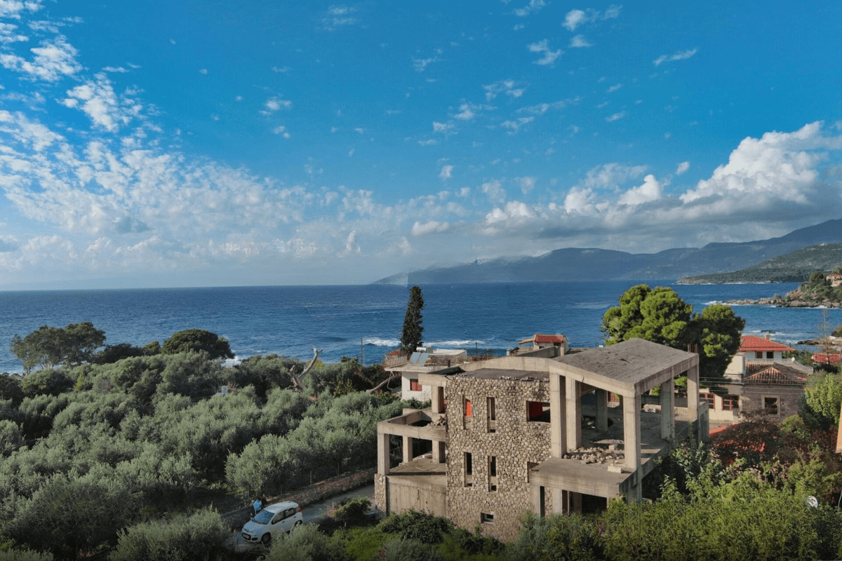 Skeleton 01 up to two hours from Athens