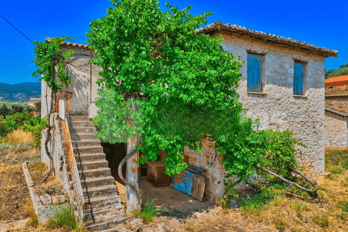 Traditional house 10 to 2 hours from Athens - Image 3