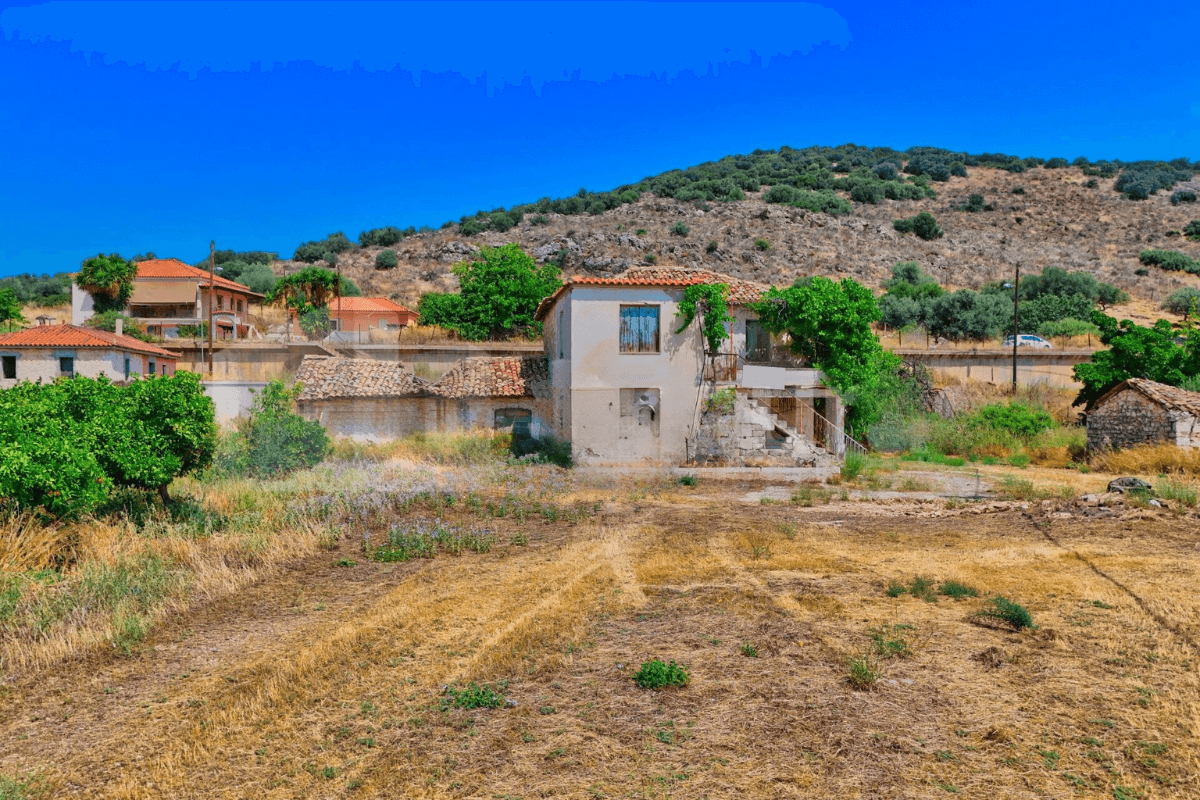 Traditional house 10 to 2 hours from Athens - Image 2