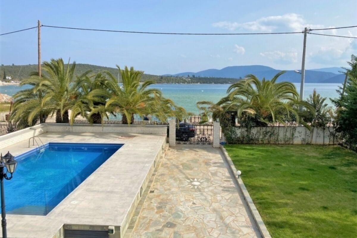 Traditional house 12 Corinth