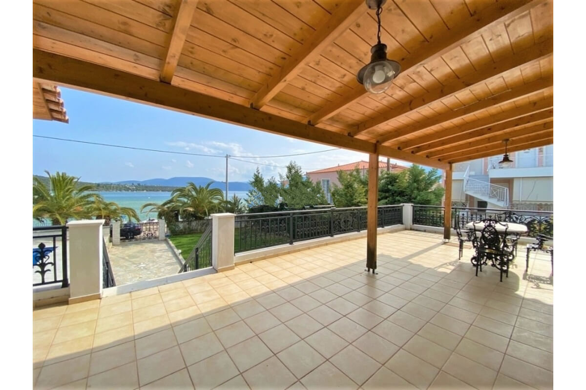 Traditional house 12 Corinth - Image 2